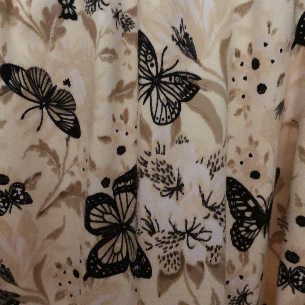 Butterfly Skirt with Elastic waistband and lettuce leaf trim edges serge hemmed - Picture 2 of 7